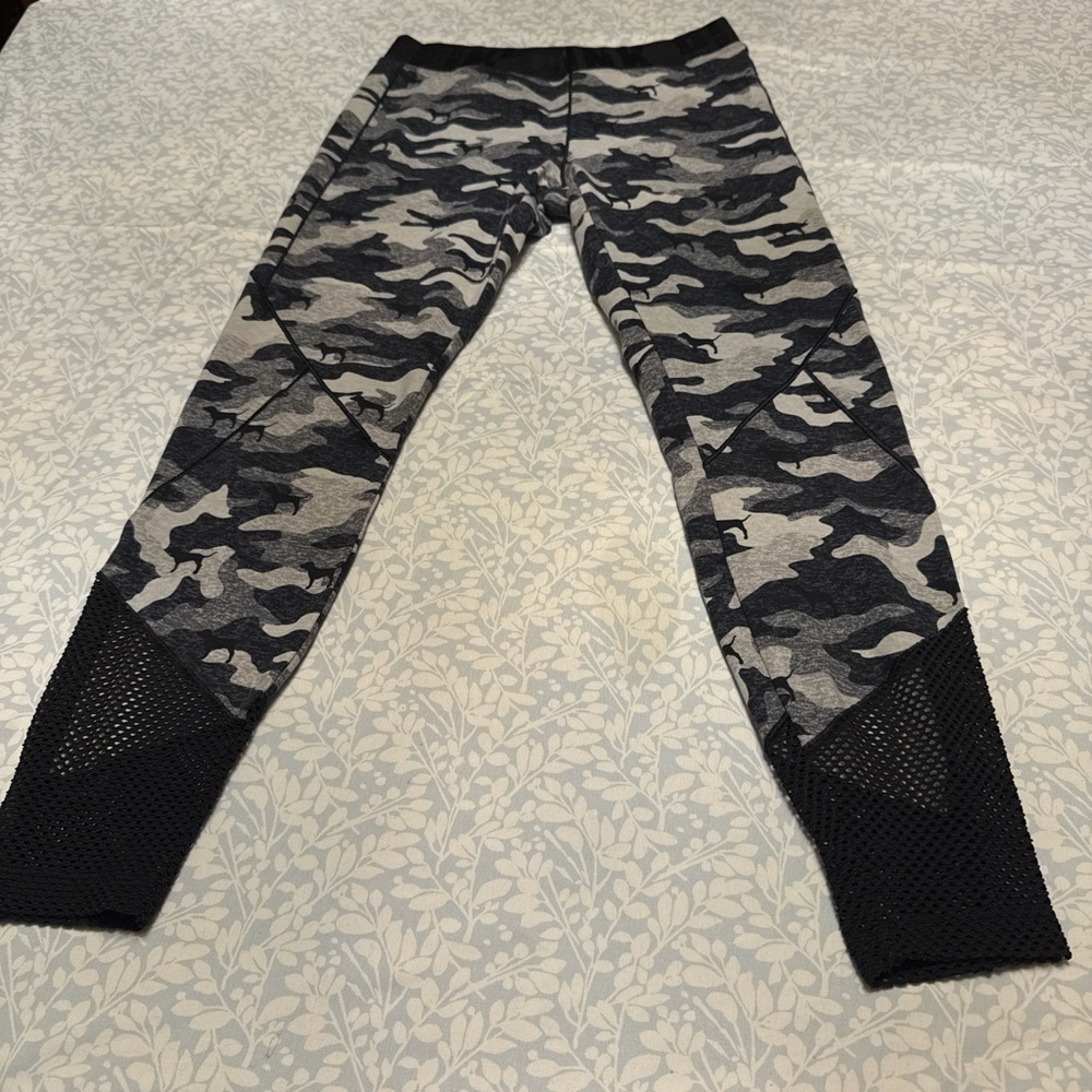 Camo leggings